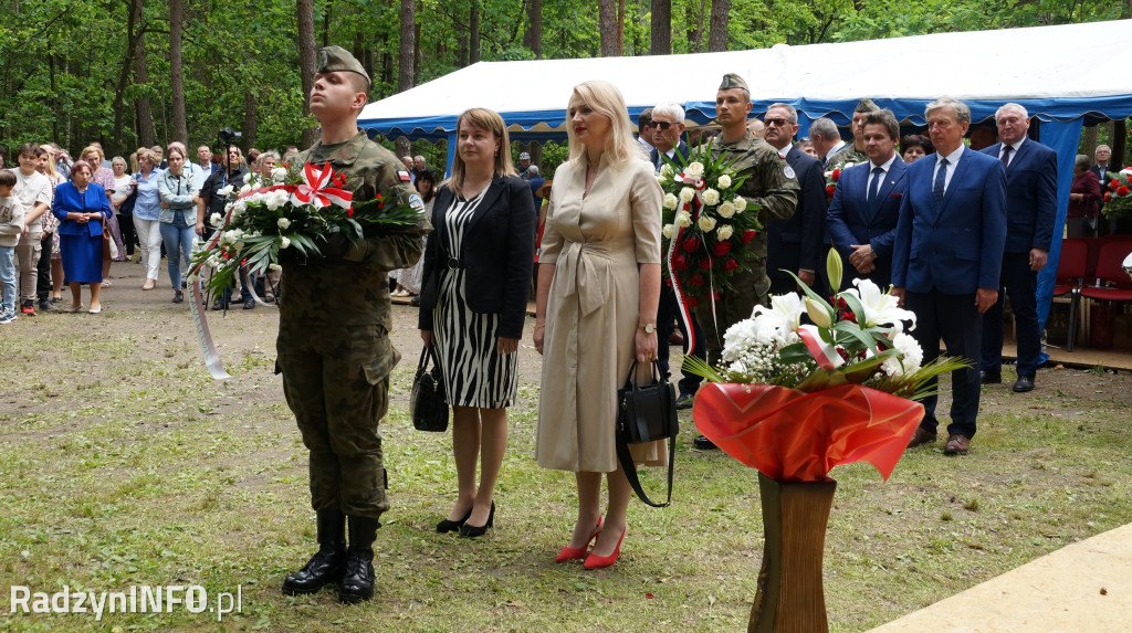 Uroczystość patriotyczna w lesie Baran