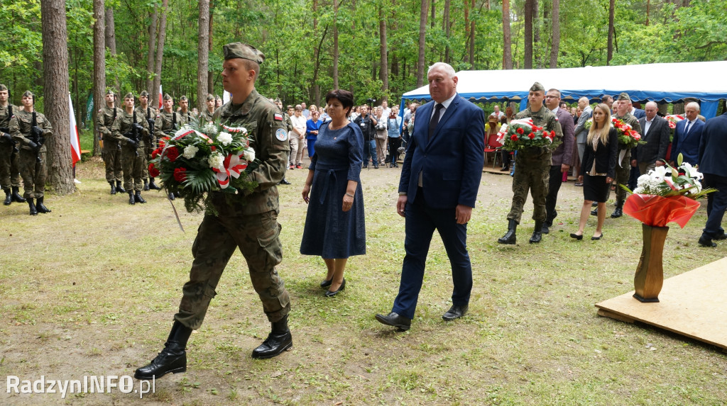 Uroczystość patriotyczna w lesie Baran