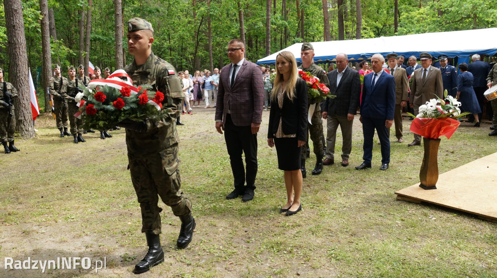 Uroczystość patriotyczna w lesie Baran
