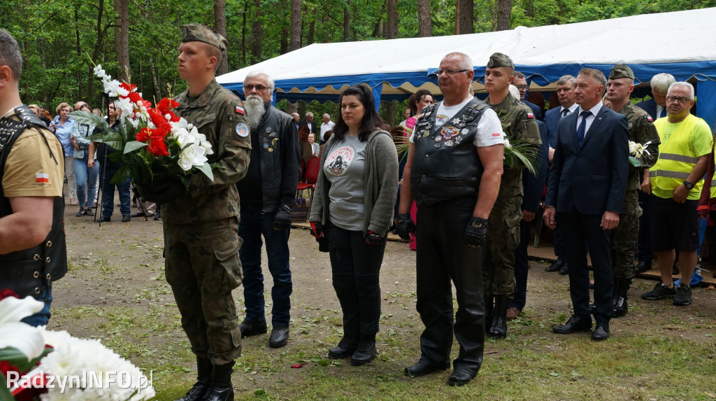 Uroczystość patriotyczna w lesie Baran