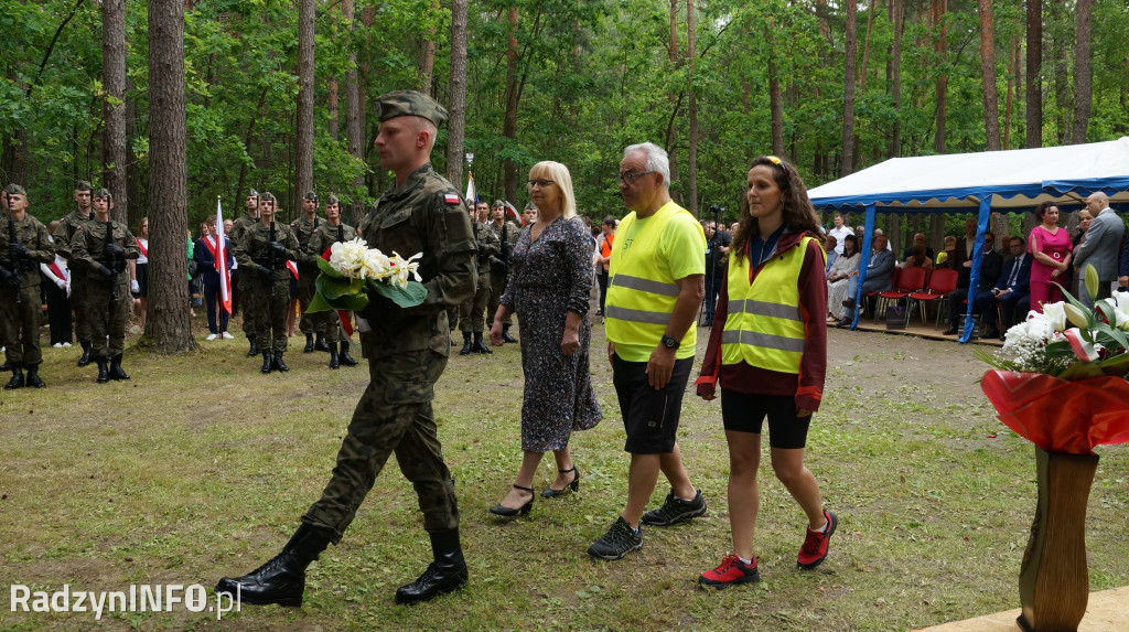 Uroczystość patriotyczna w lesie Baran