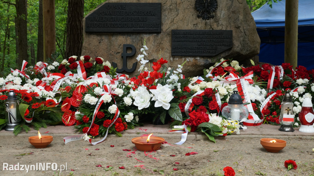 Uroczystość patriotyczna w lesie Baran