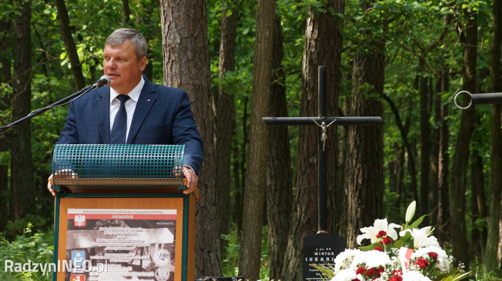 Uroczystość patriotyczna w lesie Baran