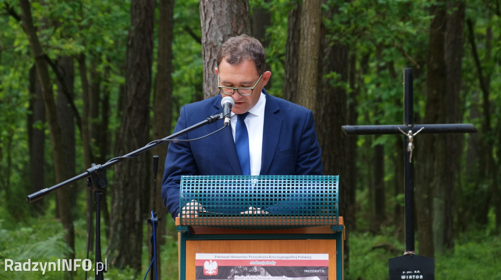 Uroczystość patriotyczna w lesie Baran