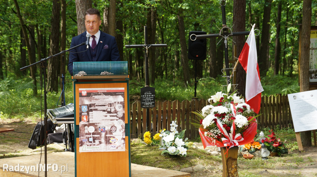 Uroczystość patriotyczna w lesie Baran