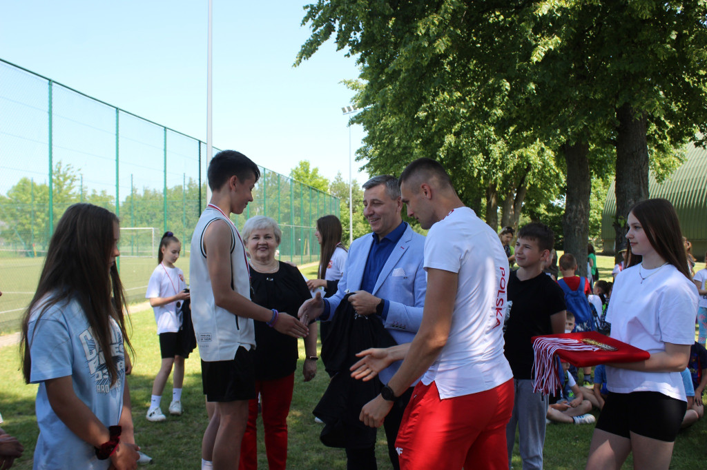 II Sztafeta Mieszana Dariusza Kowaluka w Komarówce