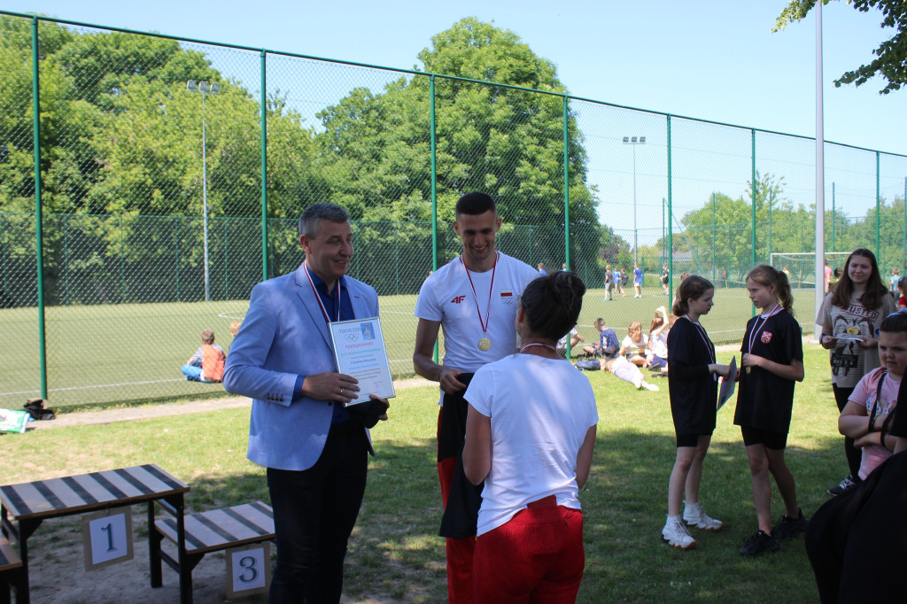 II Sztafeta Mieszana Dariusza Kowaluka w Komarówce