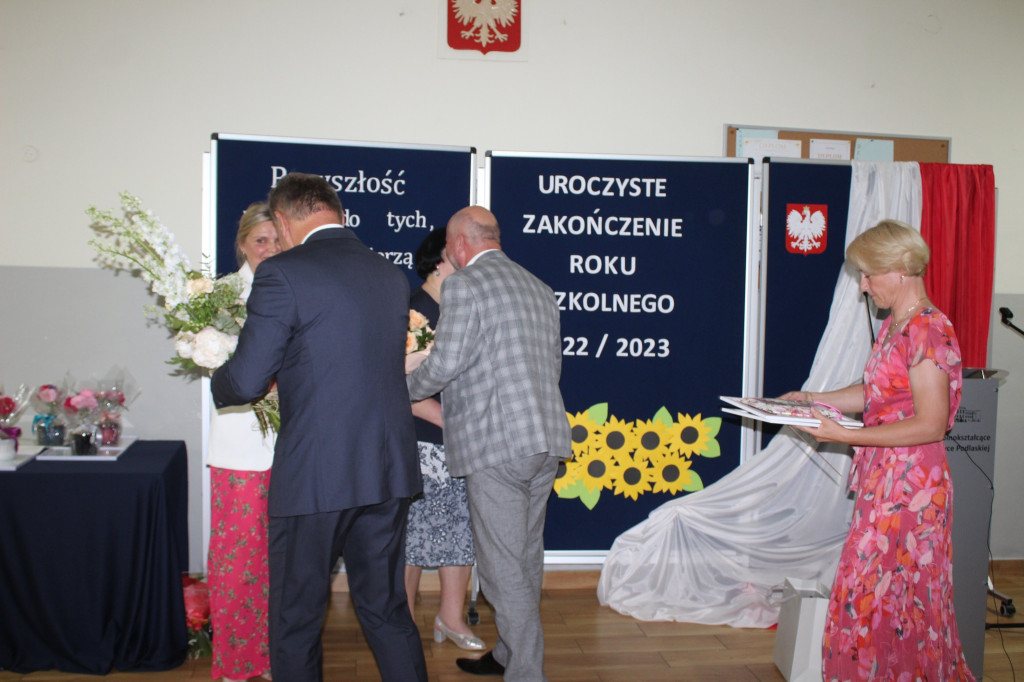 Zakończenie roku szkolnego w liceum w Komarówce P.