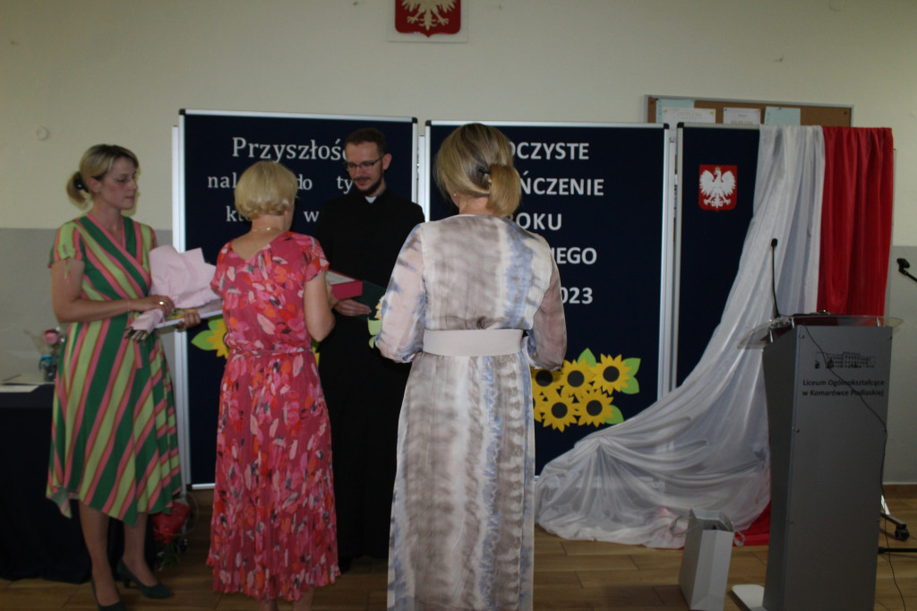 Zakończenie roku szkolnego w liceum w Komarówce P.
