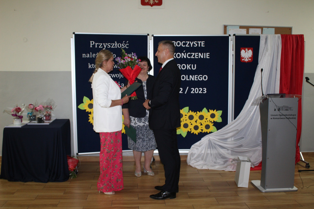Zakończenie roku szkolnego w liceum w Komarówce P.
