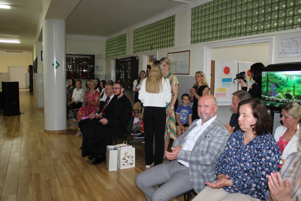 Zakończenie roku szkolnego w liceum w Komarówce P.