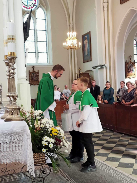 Pożegnanie księdza Damiana Gadamera w Komarówce