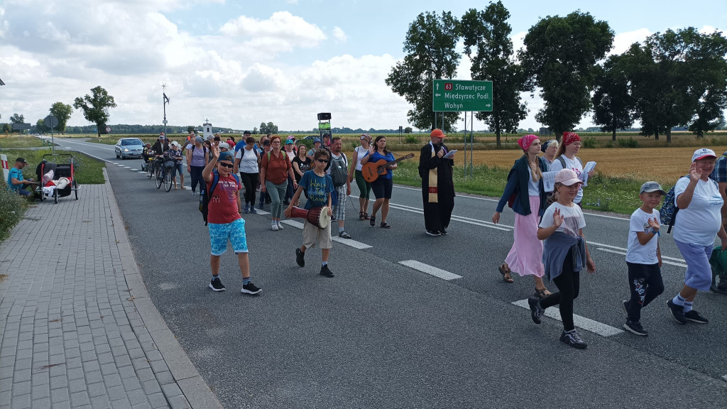 Piesza pielgrzymka na Jasną Górę z Komarówki