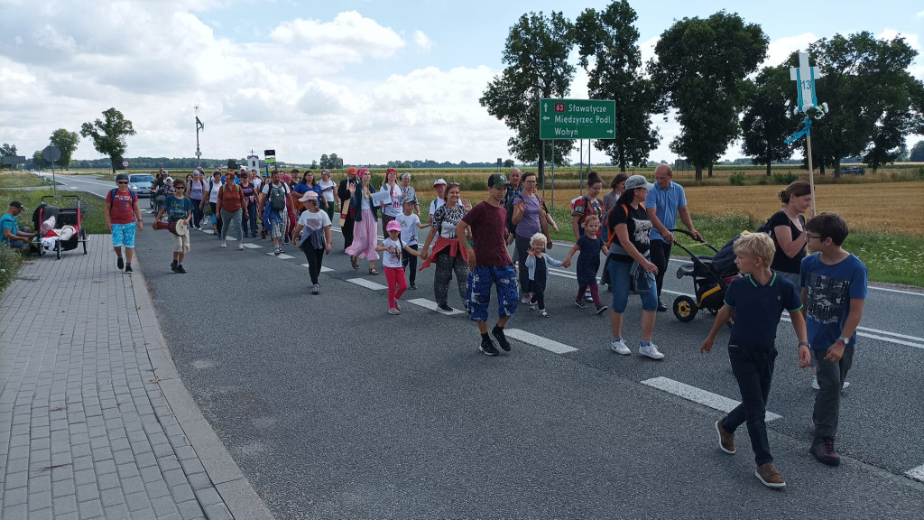 Piesza pielgrzymka na Jasną Górę z Komarówki