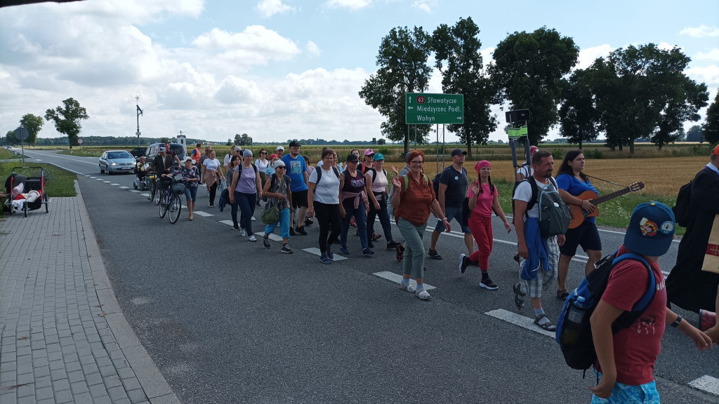 Piesza pielgrzymka na Jasną Górę z Komarówki
