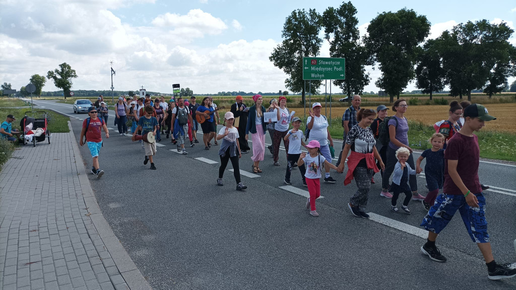 Piesza pielgrzymka na Jasną Górę z Komarówki