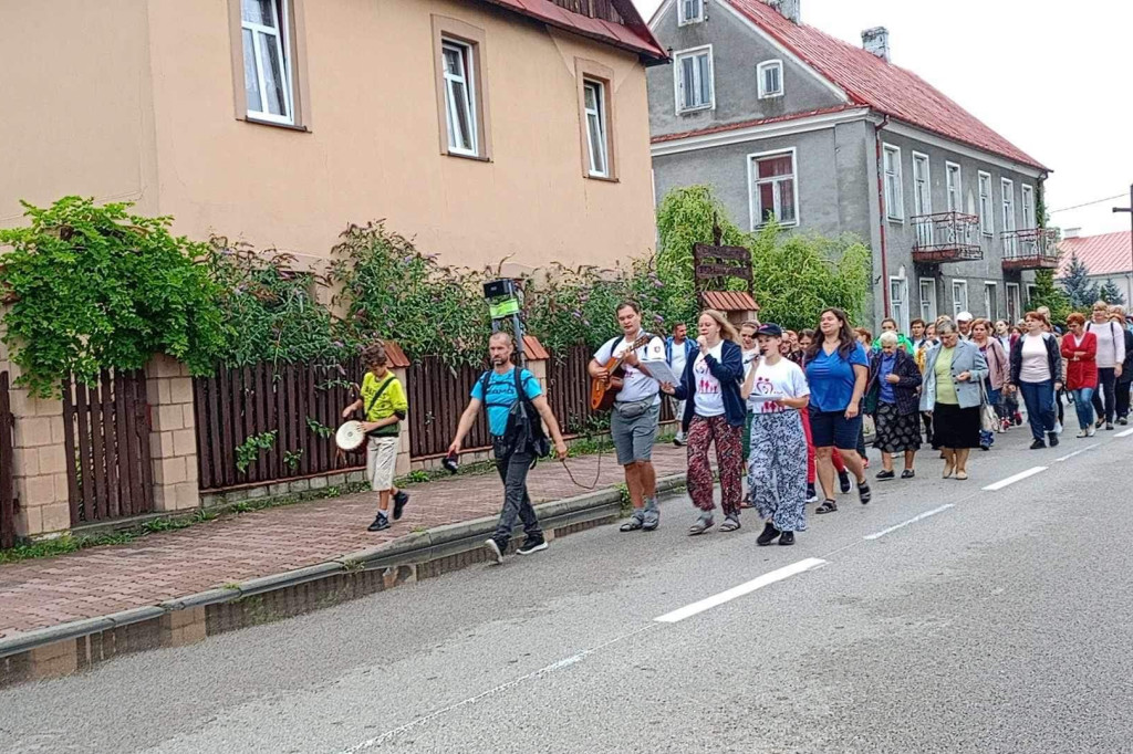 Piesza pielgrzymka na Jasną Górę z Komarówki (2)