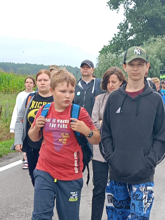 Piesza pielgrzymka na Jasną Górę z Komarówki (2)