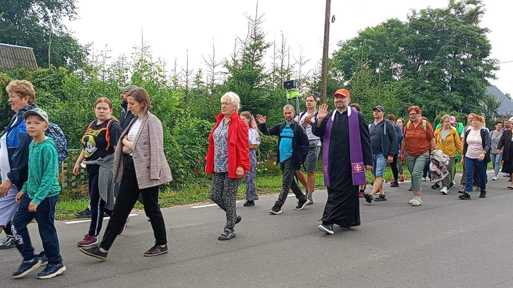 Piesza pielgrzymka na Jasną Górę z Komarówki (2)