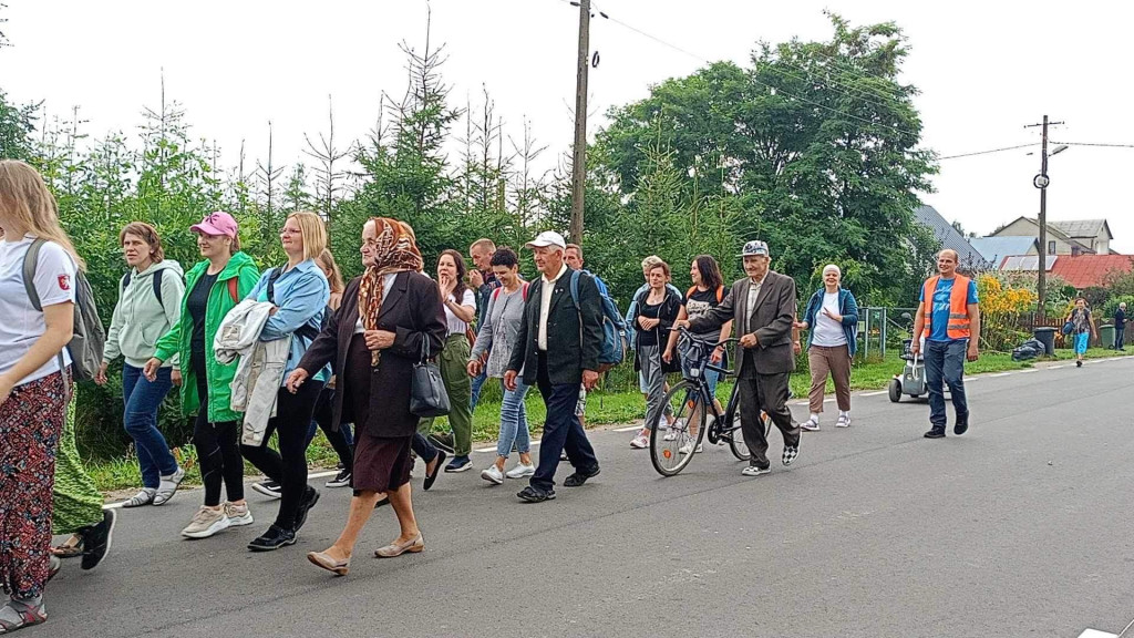 Piesza pielgrzymka na Jasną Górę z Komarówki (2)