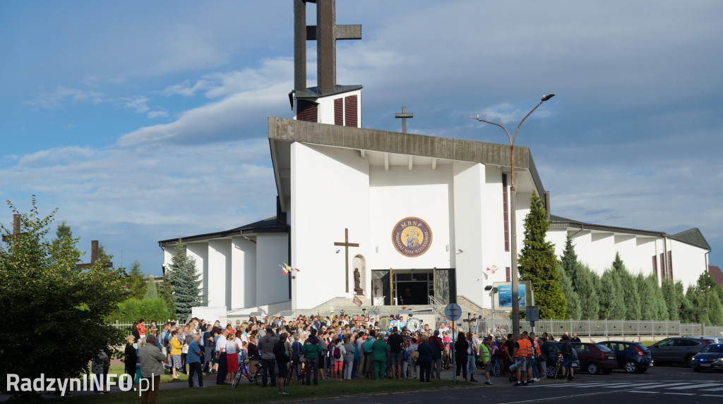 Wyjście pątników z Radzynia