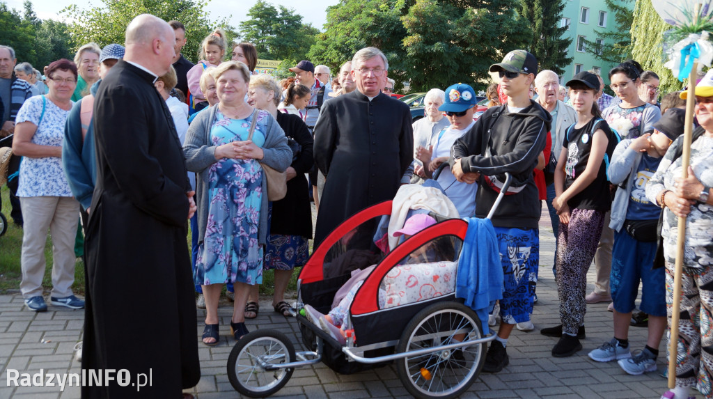 Wyjście pątników z Radzynia