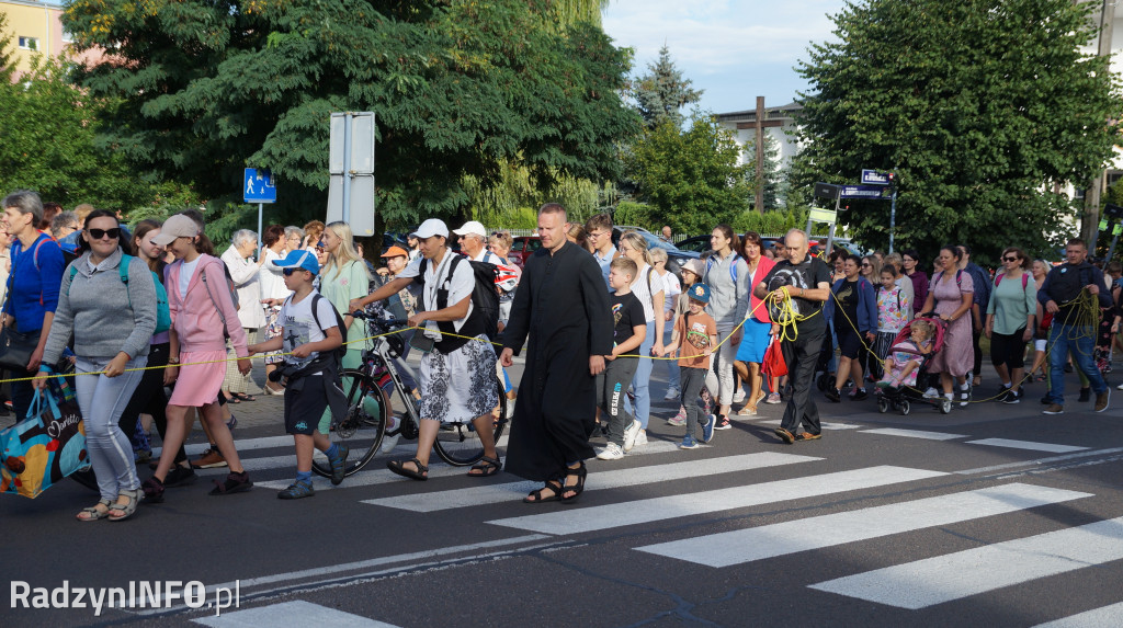 Wyjście pątników z Radzynia