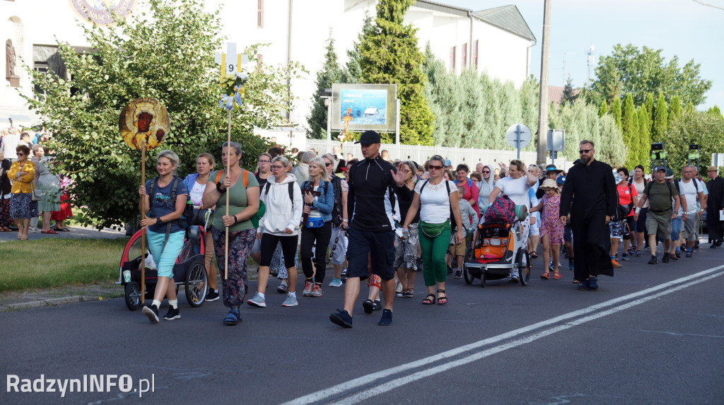 Wyjście pątników z Radzynia
