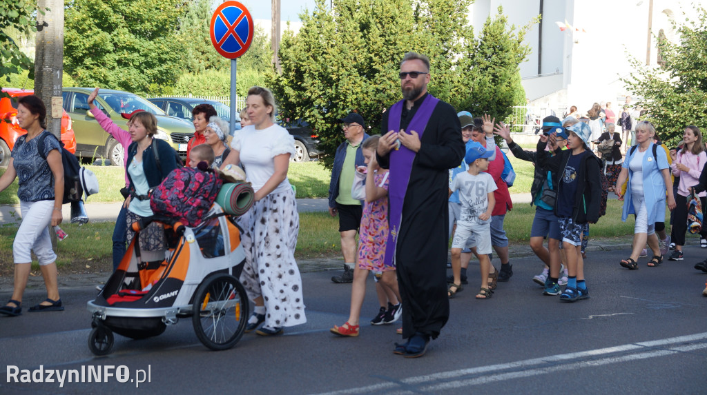 Wyjście pątników z Radzynia