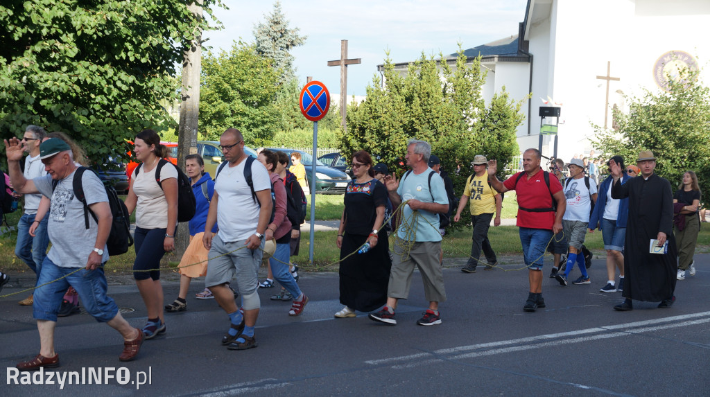 Wyjście pątników z Radzynia