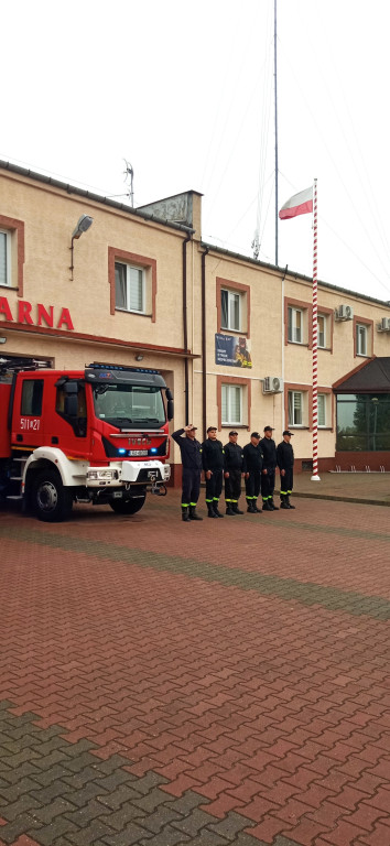 Uczczenie rocznicy 1 sierpnia przez strażaków
