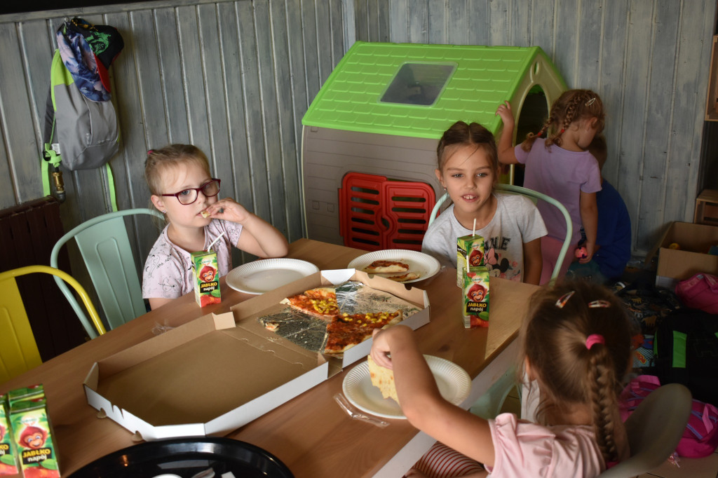 Warsztaty robienia pizzy dla dzieci z gminy Wohyń