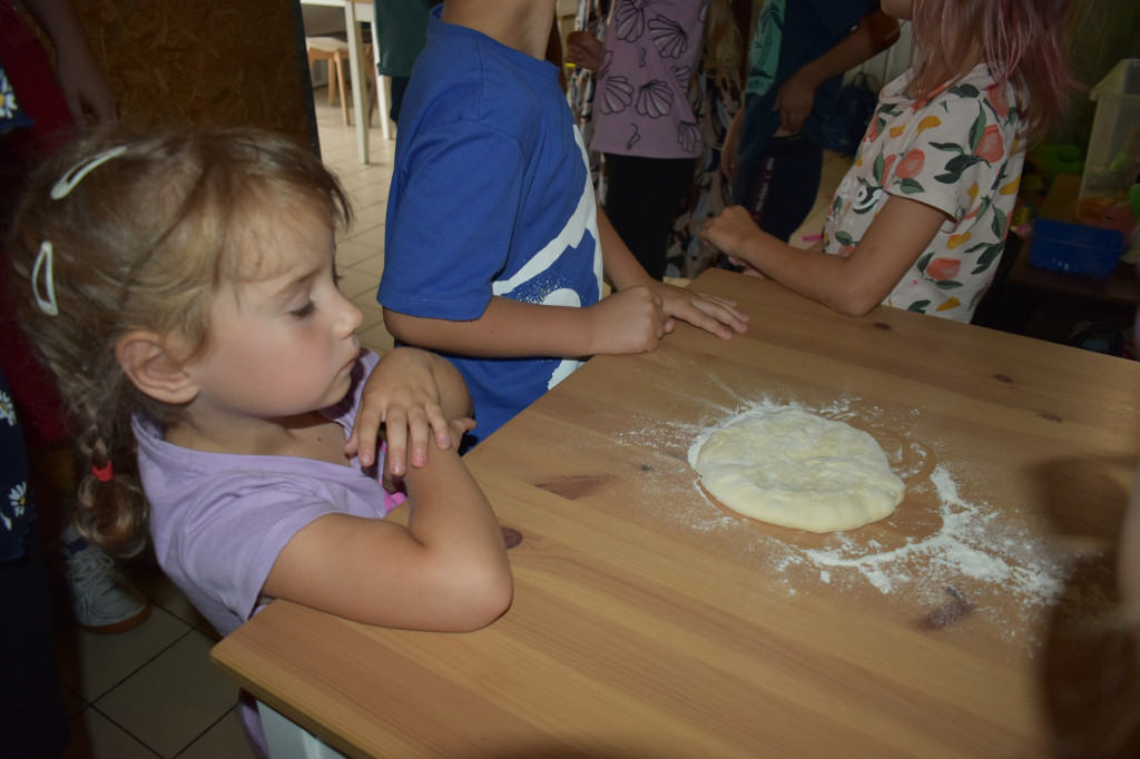 Warsztaty robienia pizzy dla dzieci z gminy Wohyń