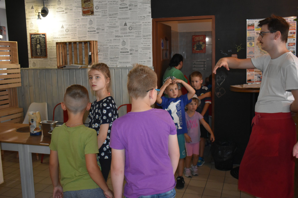 Warsztaty robienia pizzy dla dzieci z gminy Wohyń