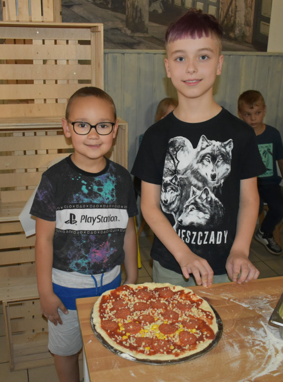 Warsztaty robienia pizzy dla dzieci z gminy Wohyń
