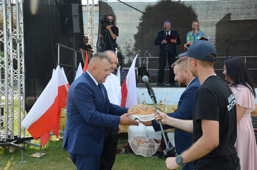 Dożynki gminno-parafialne w Ulanie-Majoracie