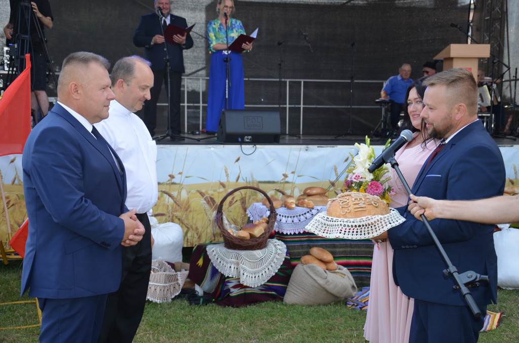 Dożynki gminno-parafialne w Ulanie-Majoracie