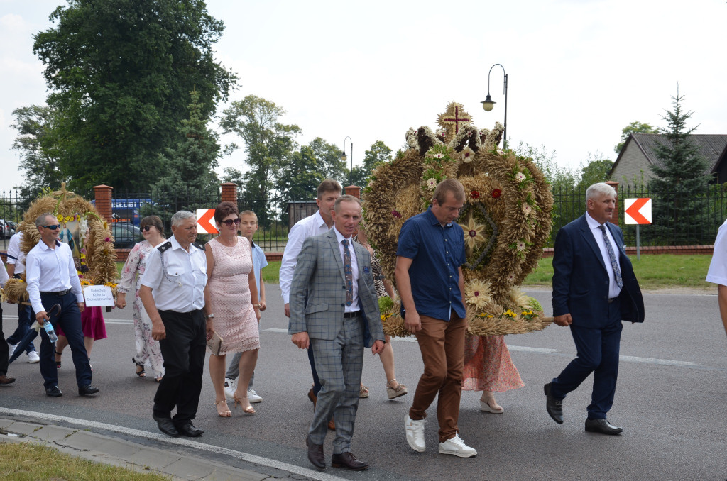 Dożynki gminno-parafialne w Ulanie-Majoracie