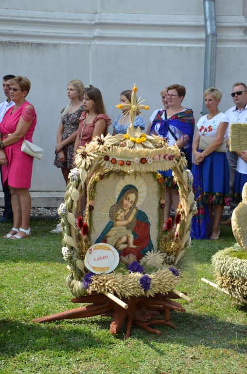 Dożynki gminno-parafialne w Ulanie-Majoracie