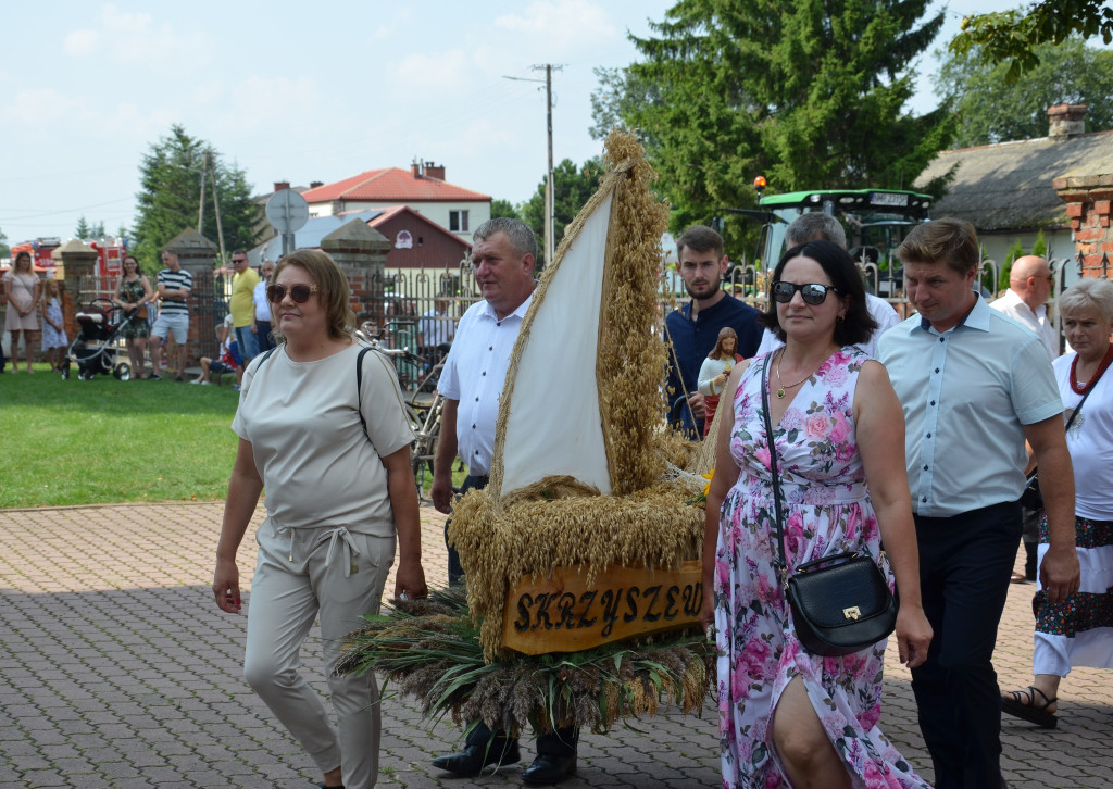 Dożynki gminno-parafialne w Ulanie-Majoracie