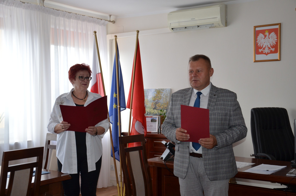 Akty mianowania nauczycieli i nominacje dyrektorów