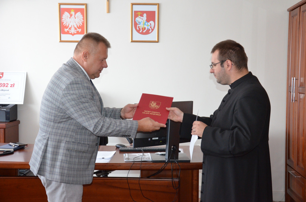 Akty mianowania nauczycieli i nominacje dyrektorów