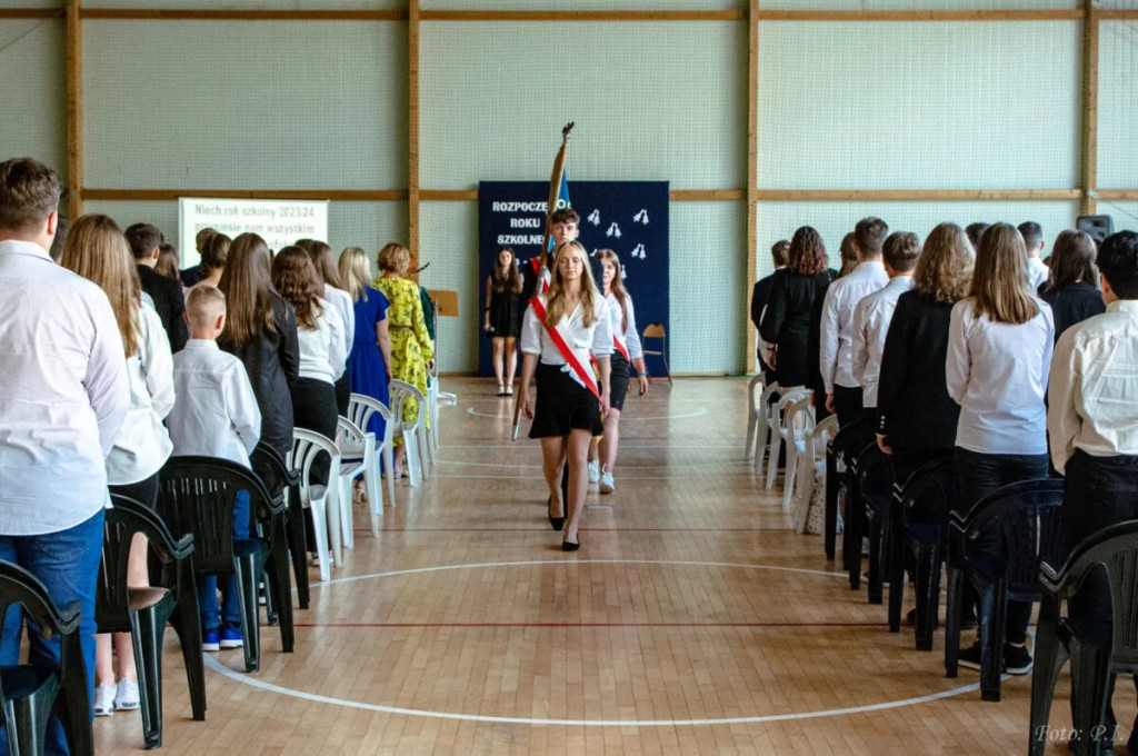 Rozpoczęcie roku szkolnego w I LO w Radzyniu