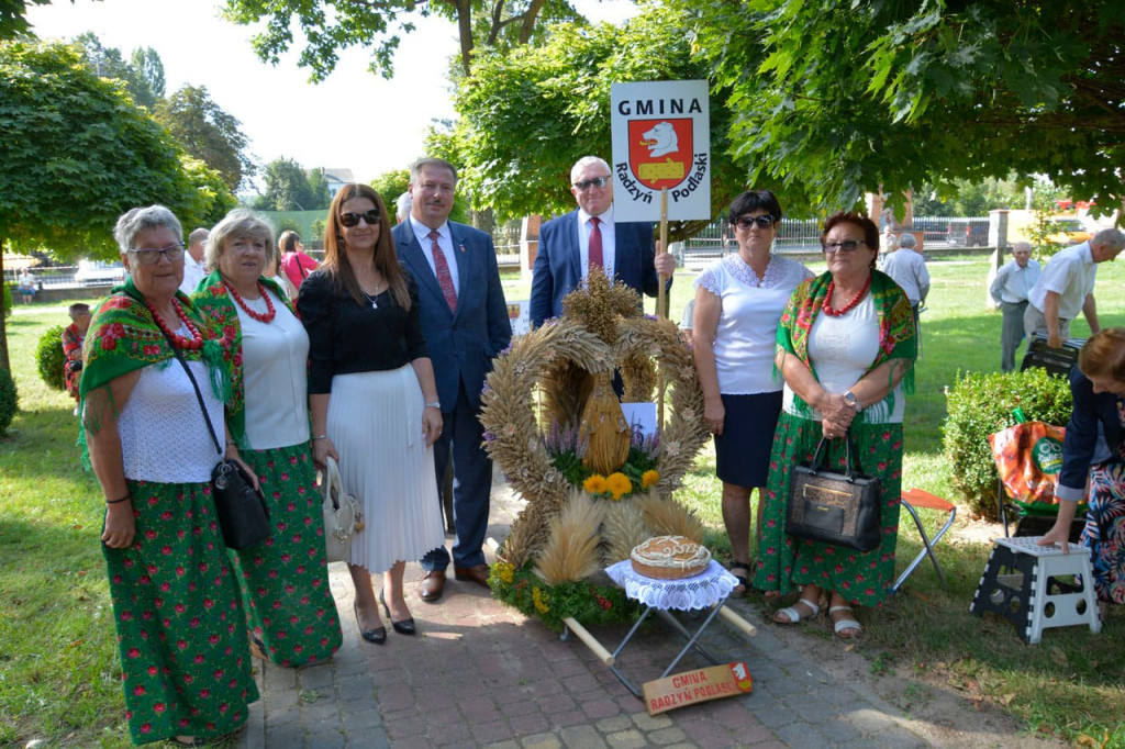 Delegacja gminy Radzyń na dożynkach diecezjalnych