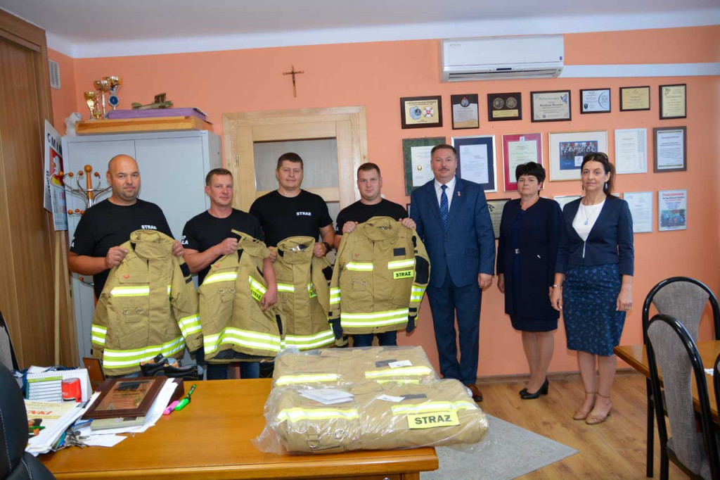 Wręczenie wyposażenia nowo powstałej OSP w Białej