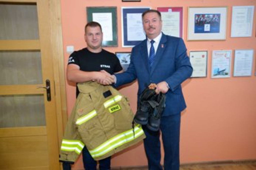 Wręczenie wyposażenia nowo powstałej OSP w Białej