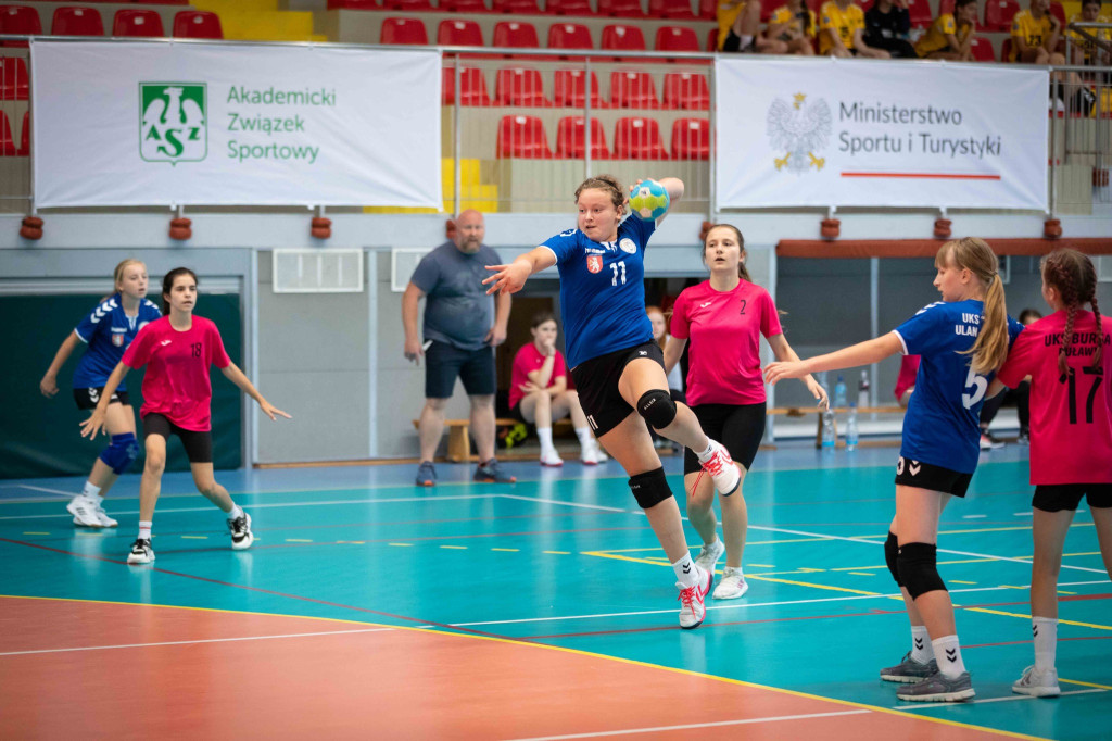 Szczypiornistki z Ulana na turnieju