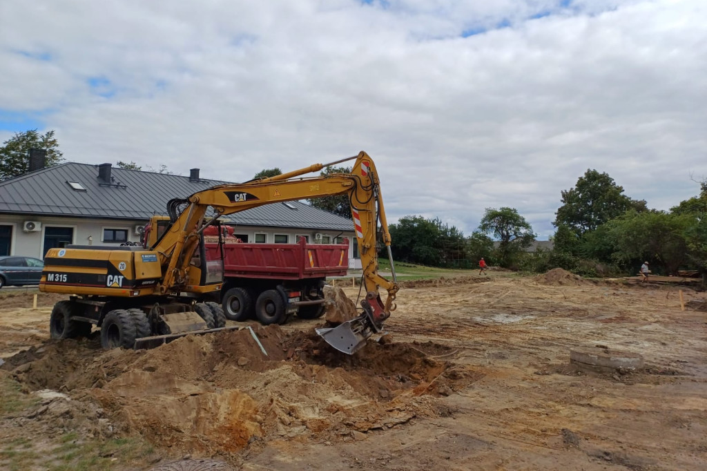 Początek prac przy przedszkolu w Ulanie-Majoracie
