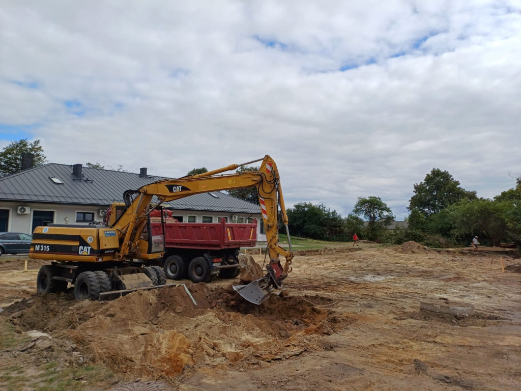 Początek prac przy przedszkolu w Ulanie-Majoracie