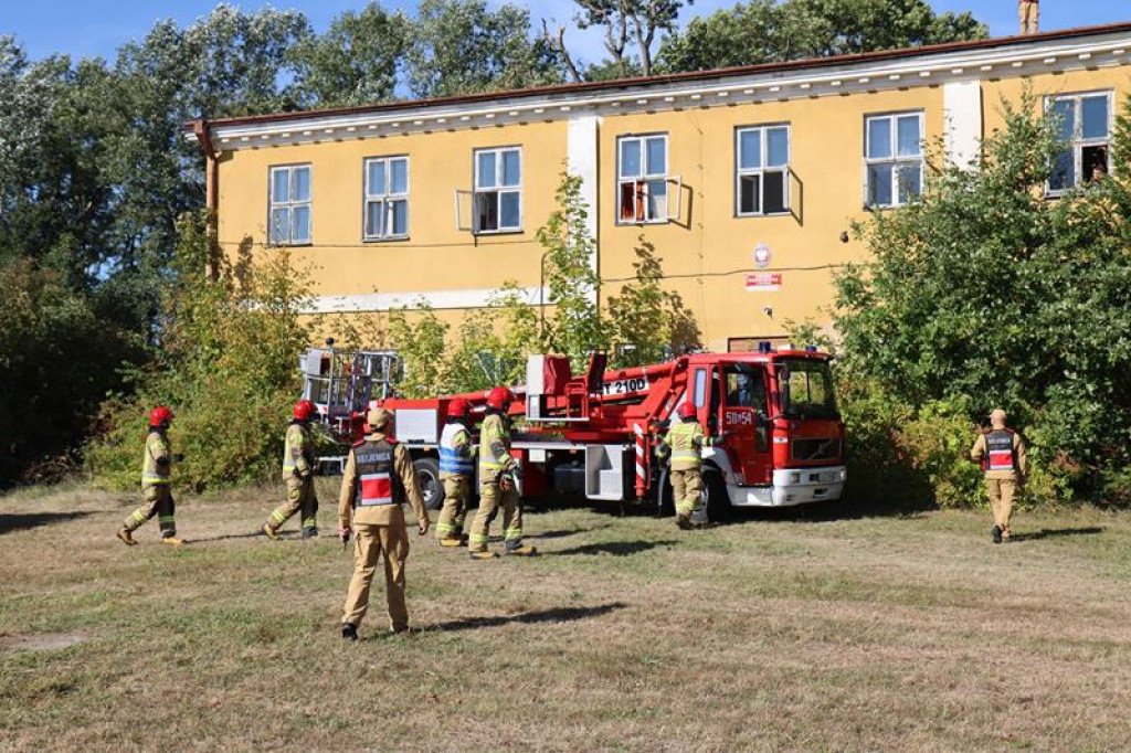 Ćwiczenia służb mundurowych w Żeliźnie i Witorożu